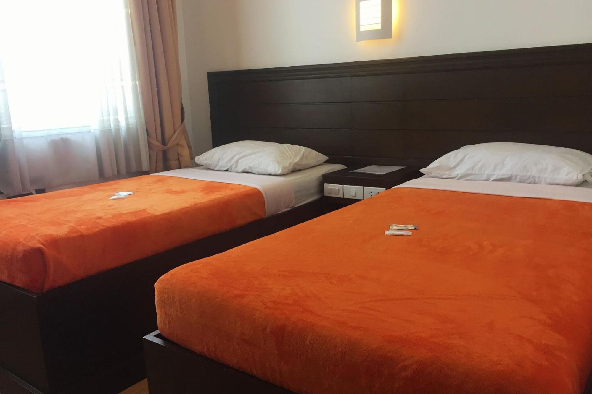 Pearli View Hotel Iloilo Powered By Cocotel Habitación foto